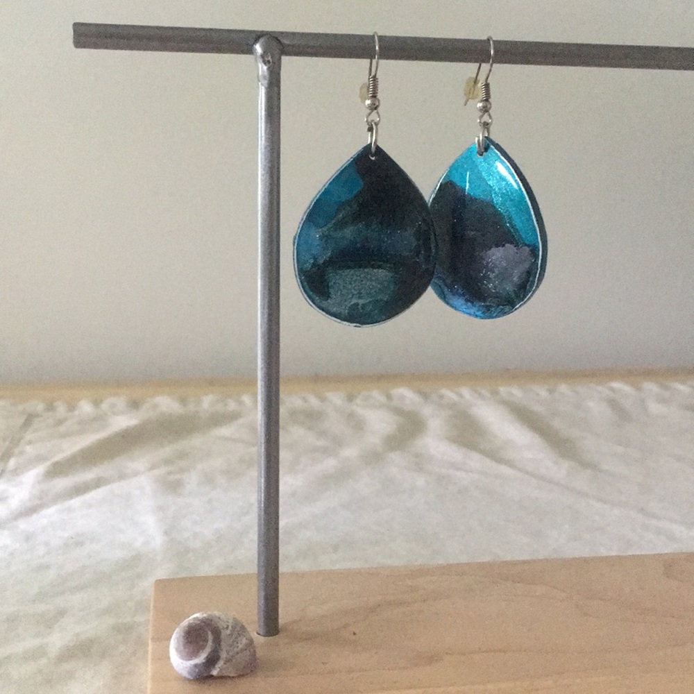 Turquoise-black dangle earrings
